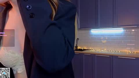 Snapshot of crystaldiva01 chatting on 15, 3, 2026 Diva online show from 15, 3, 2026