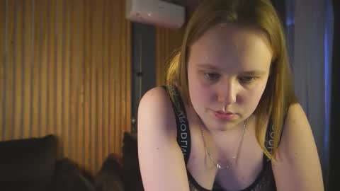 Snapshot of crystallpaws_ chatting on 29, 11, 2025 crystallpaws_ online show from 29, 11, 2025