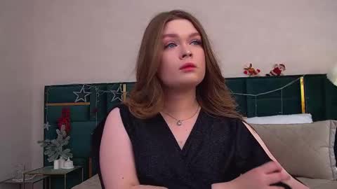 Snapshot of crystallyons chatting on 22, 12, 2025 Crystal online show from 22, 12, 2025