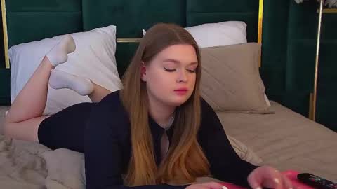 Snapshot of crystallyons chatting on 3, 2, 2026 Crystal online show from 3, 2, 2026