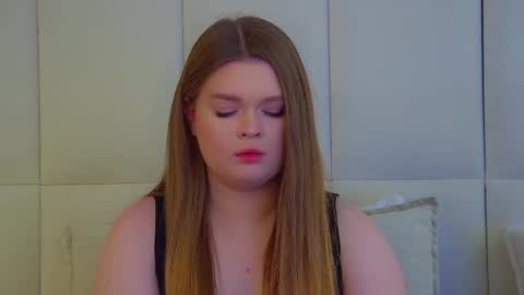 Snapshot of crystallyons chatting on 7, 3, 2026 Crystal online show from 7, 3, 2026