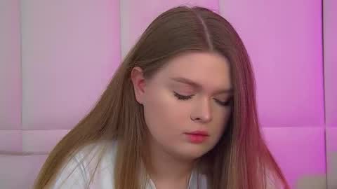 Snapshot of crystallyons chatting on 9, 3, 2026 Crystal online show from 9, 3, 2026