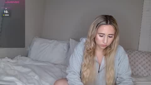 Snapshot of crystalstarlet chatting on 21, 10, 2025 Nikki online show from 21, 10, 2025