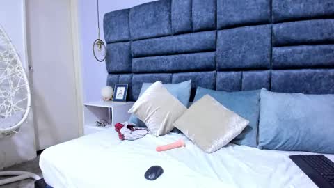 Snapshot of crystalstonee1 chatting on 12, 4, 2026 Crystal online show from 12, 4, 2026