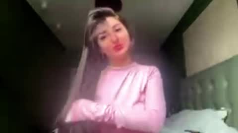 Snapshot of crystlepipkins chatting on 16, 5, 2026 Diana online show from 16, 5, 2026