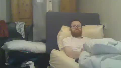 Snapshot of cs014g8493 chatting on 25, 9, 2025 chris online show from 25, 9, 2025