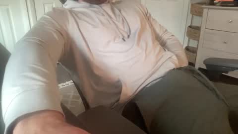 Snapshot of cuckgriff23 chatting on 14, 4, 2026 cuckgriff23 online show from 14, 4, 2026