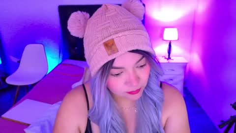 Snapshot of cuckoldlover69_ chatting on 6, 3, 2025 cuckoldlover69_ online show from 6, 3, 2025