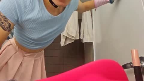 cuddleavenue online show from 28, 9, 2025