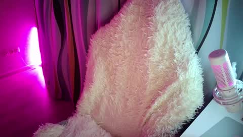 CuddleEmily online show from 18, 3, 2026