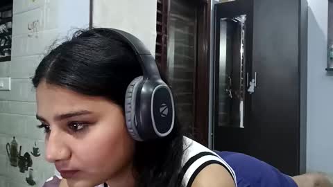 cuddlemuffins online show from 9, 4, 2026