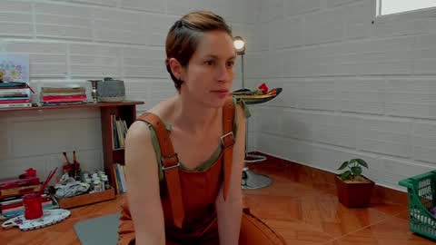 Snapshot of cuddlingbunnny chatting on 18, 1, 2025 Leonela online show from 18, 1, 2025