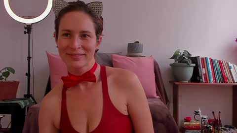 Snapshot of cuddlingbunnny chatting on 26, 1, 2025 Leonela online show from 26, 1, 2025