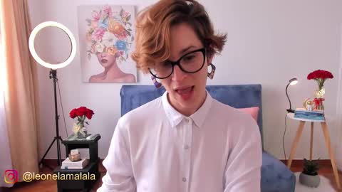 Snapshot of cuddlingbunnny chatting on 5, 10, 2025 Leonela online show from 5, 10, 2025