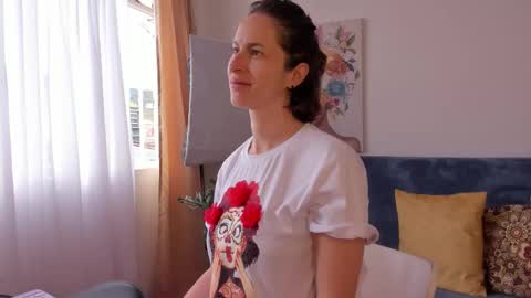 Snapshot of cuddlingbunnny chatting on 23, 3, 2026 Leonela online show from 23, 3, 2026