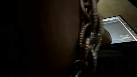 im KIM new girl to spoil online show from 5, 2, 2025