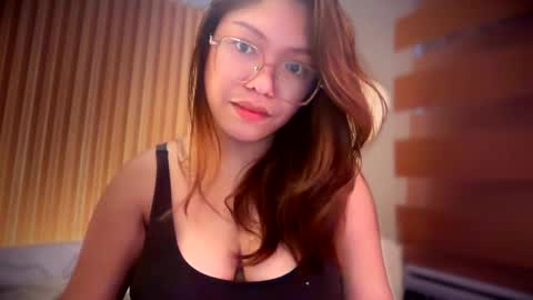 Snapshot of cum_all_over_mmee chatting on 25, 4, 2026 im KIM new girl to spoil online show from 25, 4, 2026