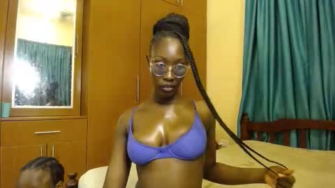 Snapshot of cum_bhaddie chatting on 14, 10, 2025 Cammy online show from 14, 10, 2025