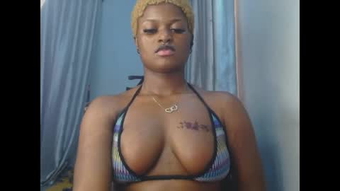 Snapshot of cum_ebony_petitxx chatting on 18, 6, 2026 cath online show from 18, 6, 2026