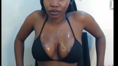 Snapshot of cum_ebony_xxxpetit chatting on 1, 4, 2026 Teeha online show from 1, 4, 2026