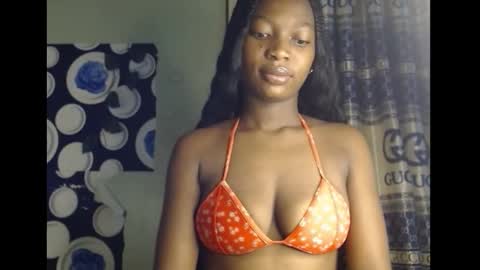 Snapshot of cumebony_petit chatting on 11, 9, 2025 cumebony_petit online show from 11, 9, 2025
