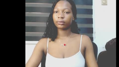 Snapshot of cumebony_petit chatting on 11, 5, 2026 cumebony_petit online show from 11, 5, 2026