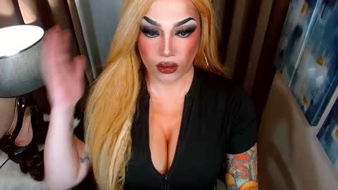 Snapshot of cumoffun chatting on 6, 10, 2025 Cattaleya online show from 6, 10, 2025