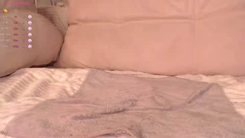 Snapshot of cuponette chatting on 1, 3, 2025 Jessy online show from 1, 3, 2025