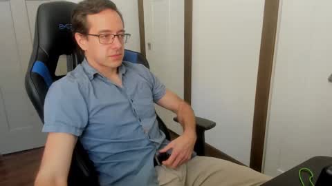 Snapshot of curious_10 chatting on 18, 11, 2025 curious_10 online show from 18, 11, 2025