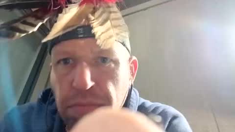 Feathers online show from 1, 12, 2025