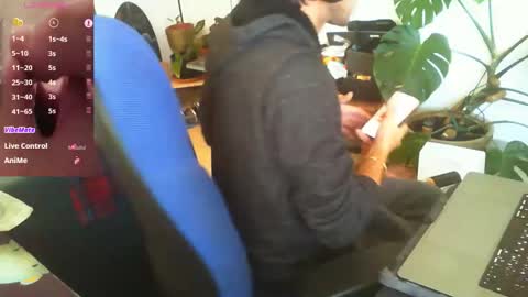 Snapshot of curiousgenie chatting on 30, 10, 2025 curiousgenie online show from 30, 10, 2025