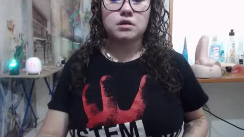 Snapshot of curly_greeneyed chatting on 13, 3, 2026 Vannesa online show from 13, 3, 2026