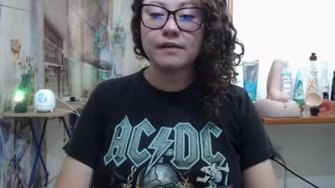 Snapshot of curly_greeneyed chatting on 18, 3, 2026 Vannesa online show from 18, 3, 2026