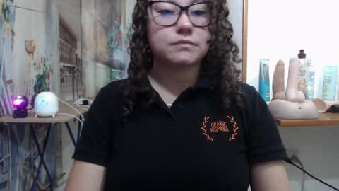 Snapshot of curly_greeneyed chatting on 9, 4, 2026 Vannesa online show from 9, 4, 2026