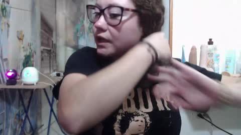 Snapshot of curly_greeneyed chatting on 10, 4, 2026 Vannesa online show from 10, 4, 2026