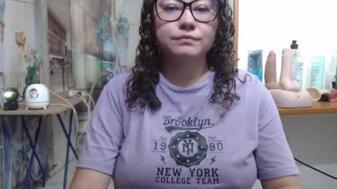Snapshot of curly_greeneyed chatting on 14, 4, 2026 Vannesa online show from 14, 4, 2026