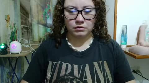 Snapshot of curly_greeneyed chatting on 17, 4, 2026 Vannesa online show from 17, 4, 2026