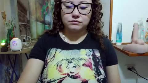 Snapshot of curly_greeneyed chatting on 23, 4, 2026 Vannesa online show from 23, 4, 2026