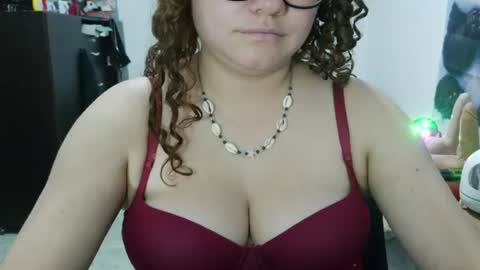 Snapshot of curly_greeneyed chatting on 11, 6, 2026 Vannesa online show from 11, 6, 2026