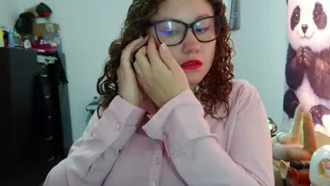 Snapshot of curly_greeneyed chatting on 23, 7, 2026 Vannesa online show from 23, 7, 2026