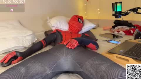 Snapshot of curlyboyy_ chatting on 13, 1, 2025 Mike pvt is open online show from 13, 1, 2025