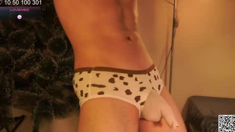 Snapshot of curlyboyy_ chatting on 15, 1, 2025 Mike pvt is open online show from 15, 1, 2025