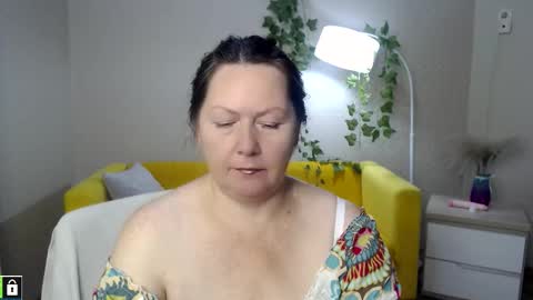 curvy_girlz online show from 4, 11, 2025