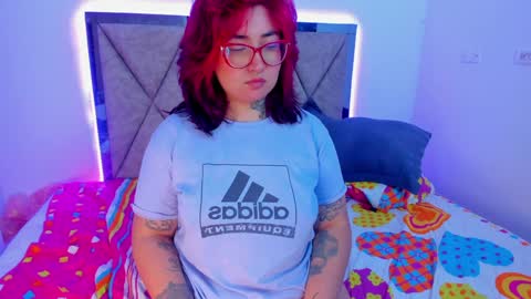 Snapshot of curvybaddie chatting on 28, 1, 2025 A online show from 28, 1, 2025