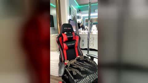 Snapshot of curvyfunlover chatting on 24, 3, 2026 curvyfunlover online show from 24, 3, 2026