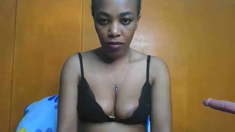 curvylyin online show from 3, 11, 2025