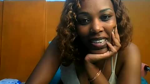 Snapshot of curvylyin chatting on 9, 5, 2026 curvylyin online show from 9, 5, 2026
