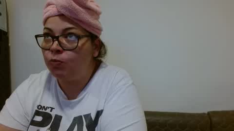 Snapshot of curvymomylore chatting on 12, 3, 2026 Lore online show from 12, 3, 2026