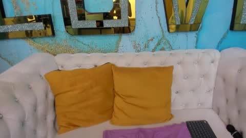 Snapshot of cute__emma chatting on 11, 1, 2025 online show from 11, 1, 2025