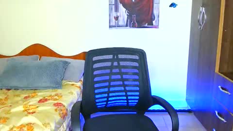 Snapshot of cute_annah chatting on 1, 4, 2026 cute annah online show from 1, 4, 2026